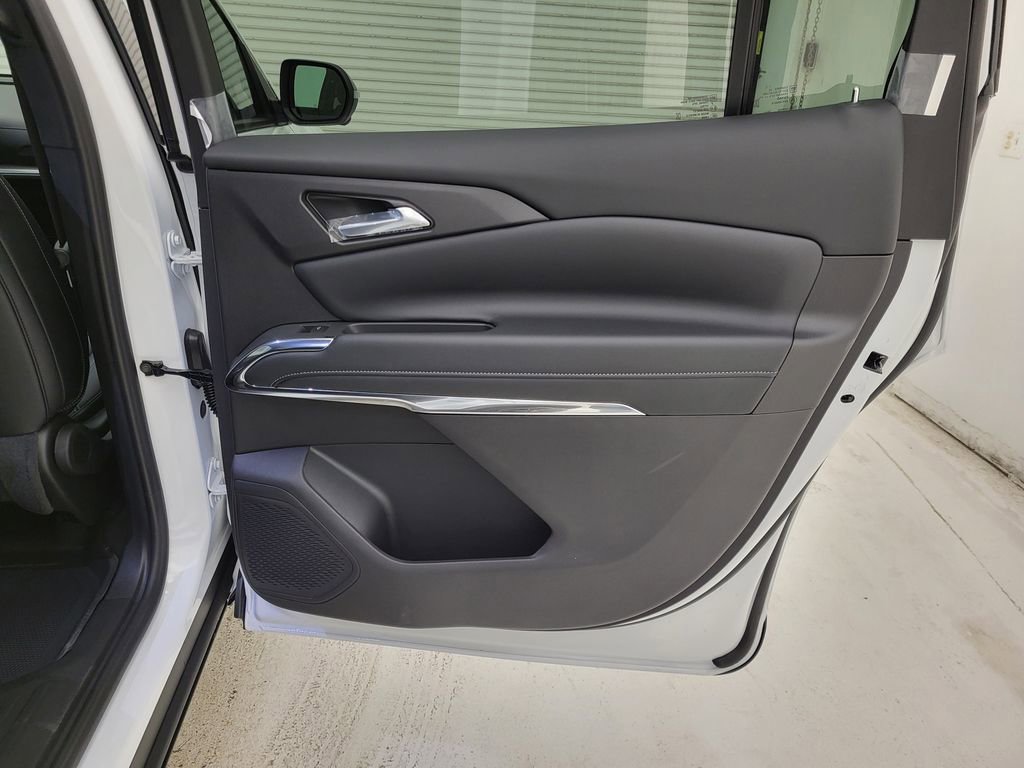 New 2026 Chevrolet Traverse LT w/ Driver Confidence Package FWD image 39