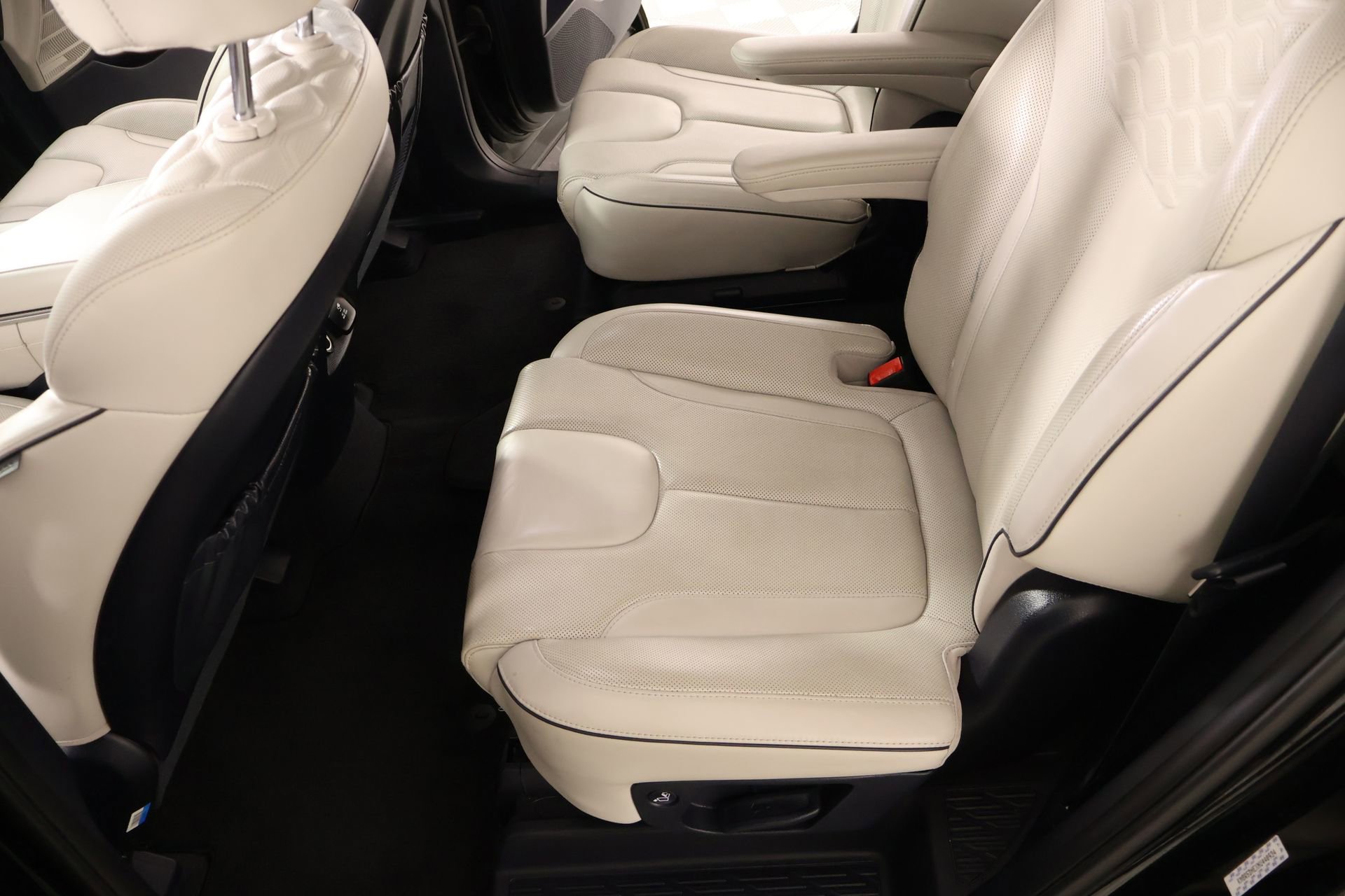Used 2022 Hyundai Palisade Limited AWD/4WD image 13