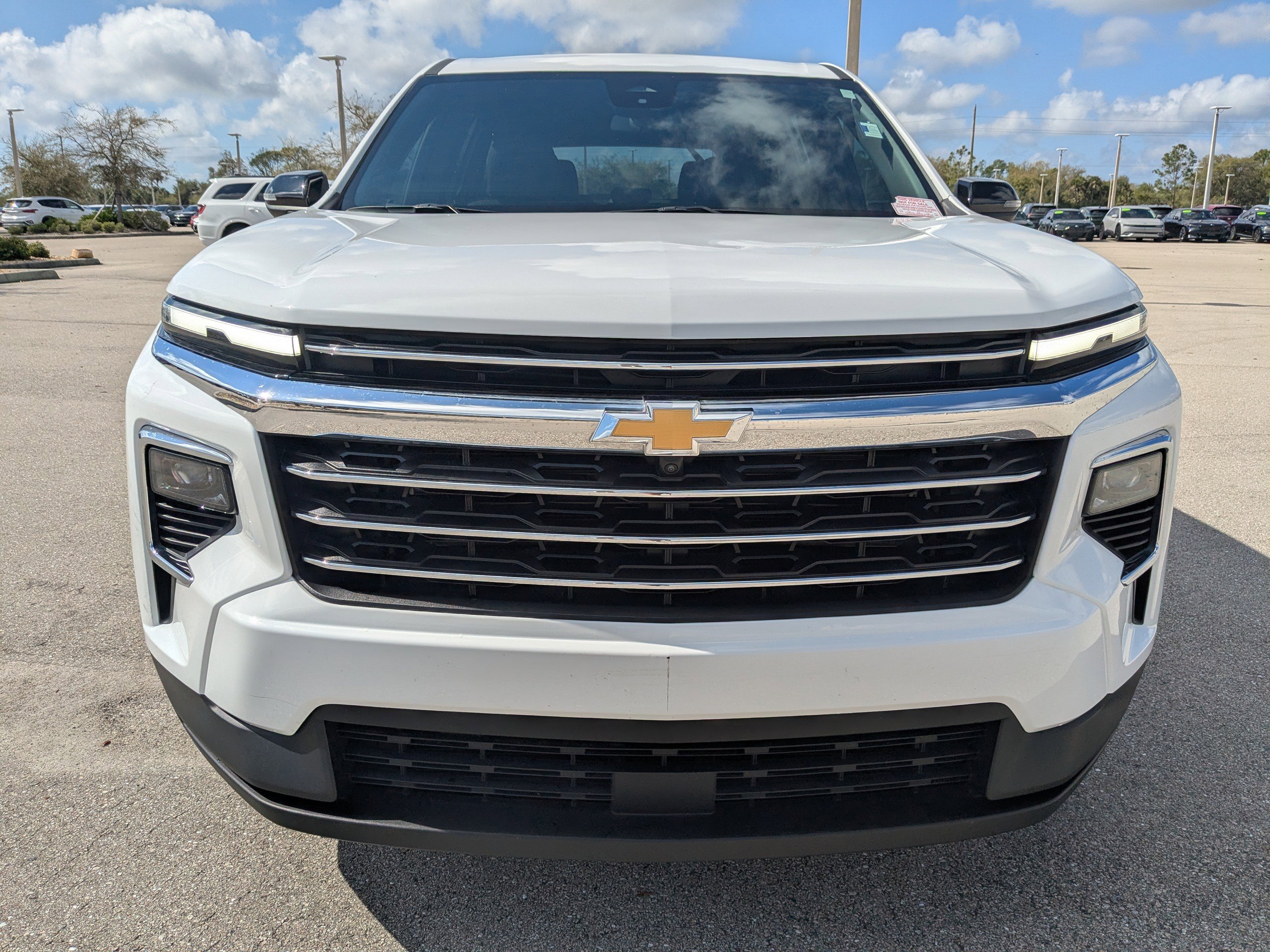 Used 2025 Chevrolet Traverse LT w/ Driver Confidence Package image 3