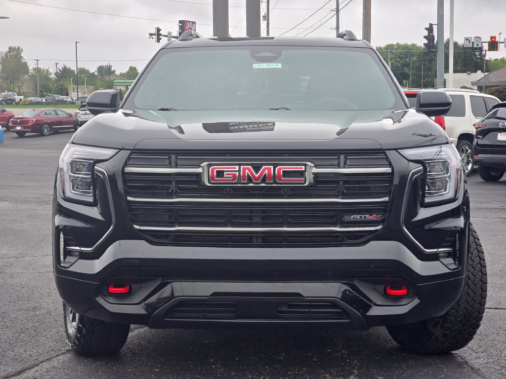 Used 2026 GMC Terrain AT4 AWD/4WD image 3