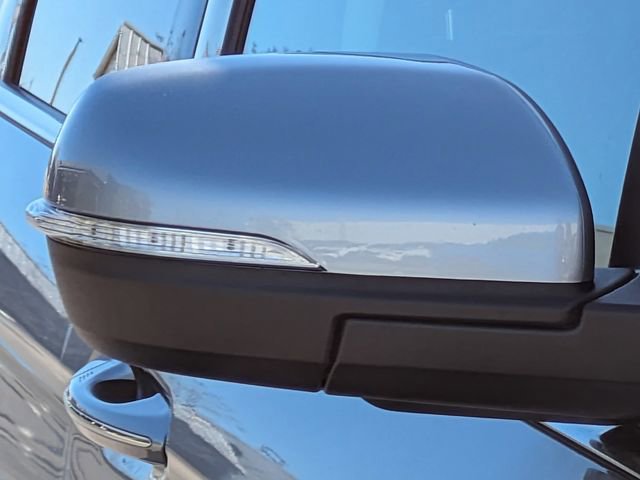 Used 2023 Ford Edge Titanium image 13