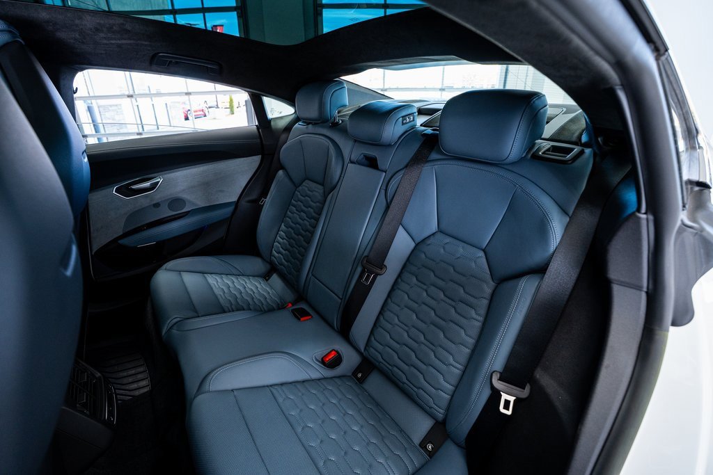 Used 2024 Audi e-tron GT Prestige image 59
