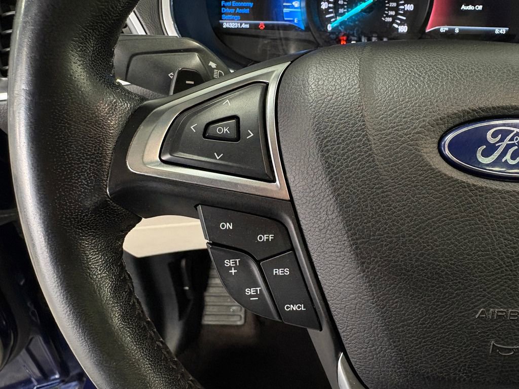 Used 2016 Ford Edge Titanium w/ Technology Package AWD/4WD image 23