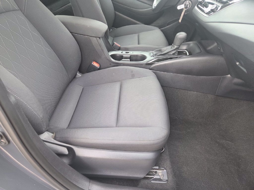 Used 2025 Toyota Corolla LE FWD image 27
