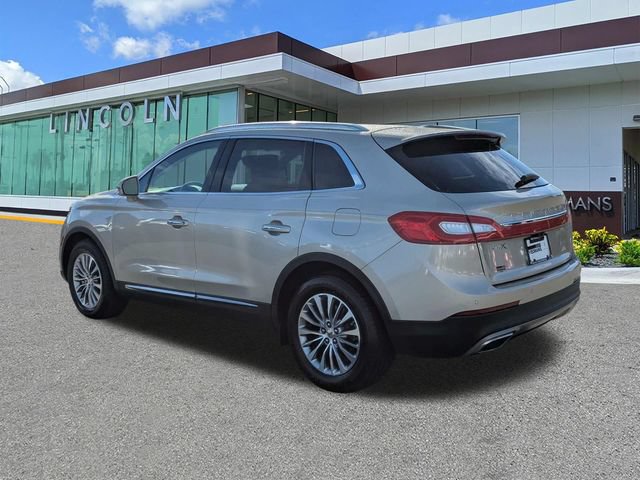 Used 2017 Lincoln MKX Select w/ Select Plus Package FWD image 6
