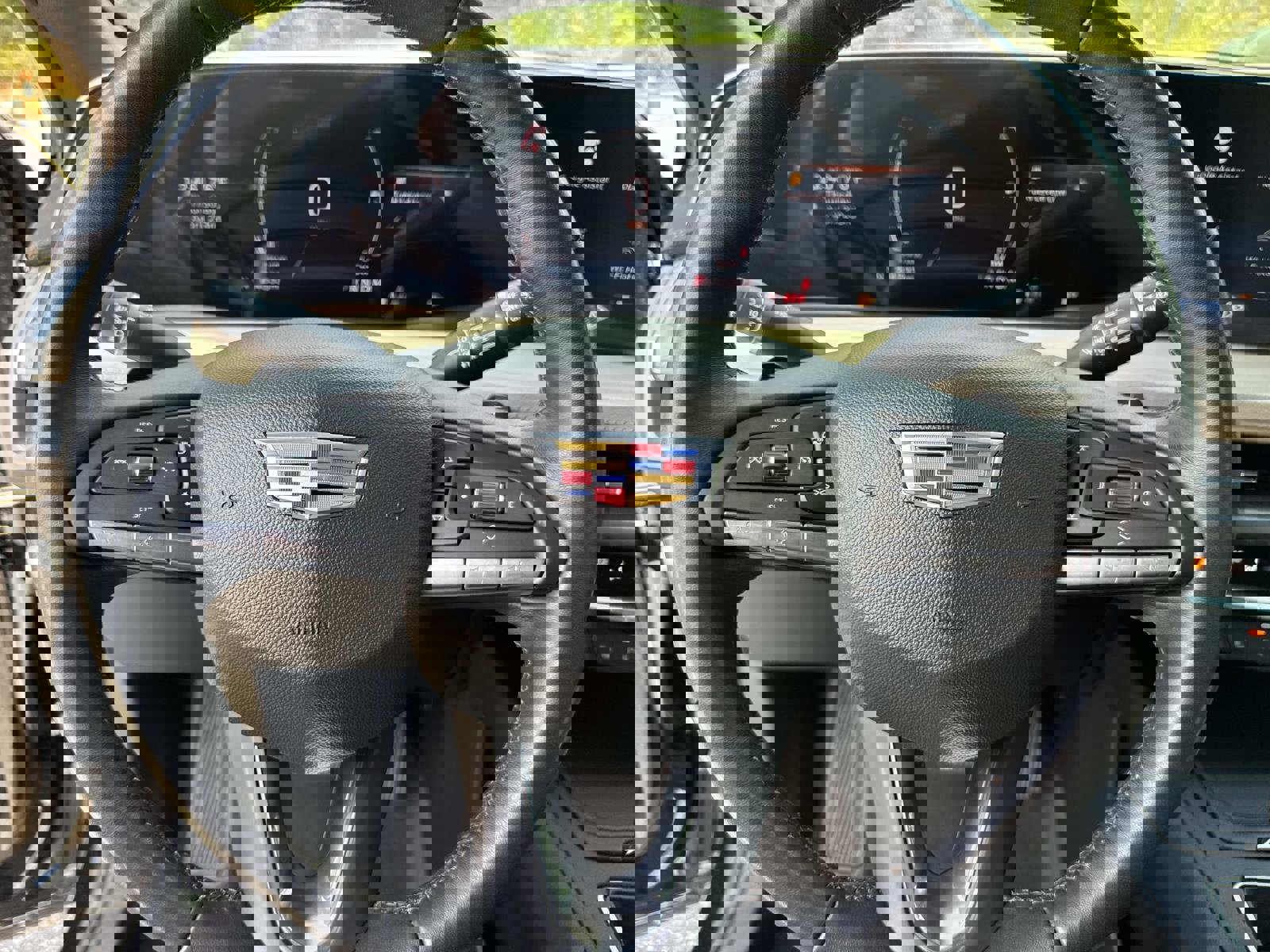 Used 2024 Cadillac XT4 Luxury w/ Cold Weather Package FWD image 29