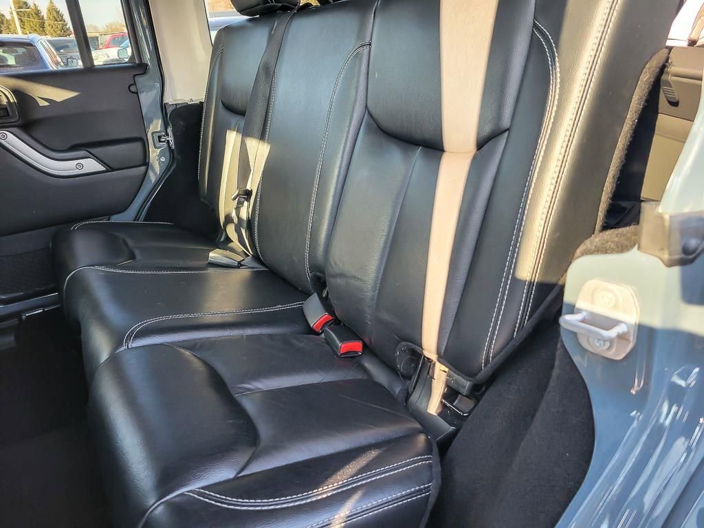 Used 2014 Jeep Wrangler Unlimited Sahara w/ Dual Top Group image 10