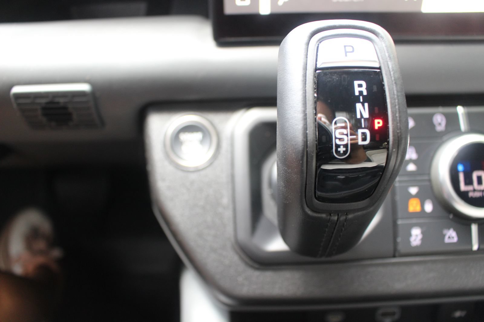 Used 2023 Land Rover Defender 130 X-Dynamic SE AWD/4WD image 42