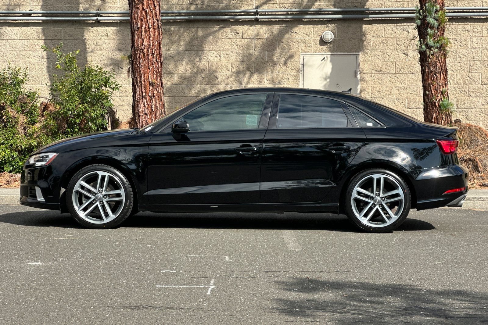 Used 2018 Audi A3 2.0T Premium AWD/4WD image 6