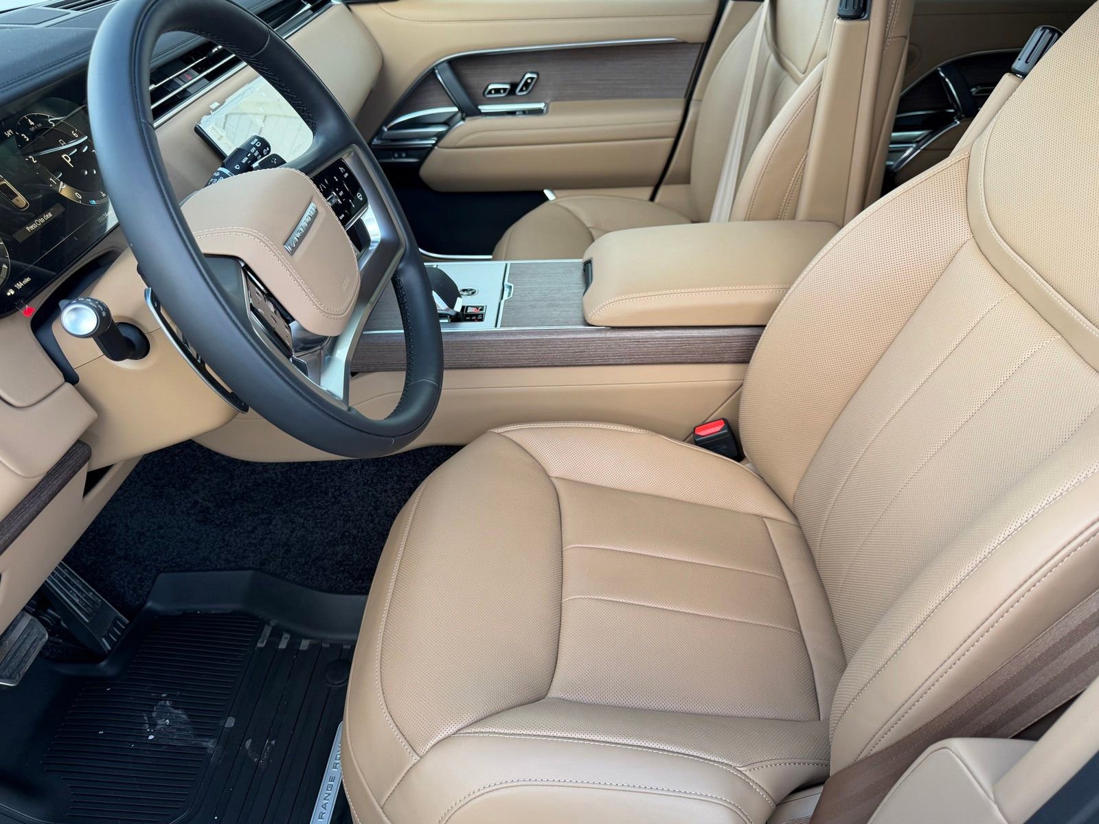 New 2026 Land Rover Range Rover SE image 9