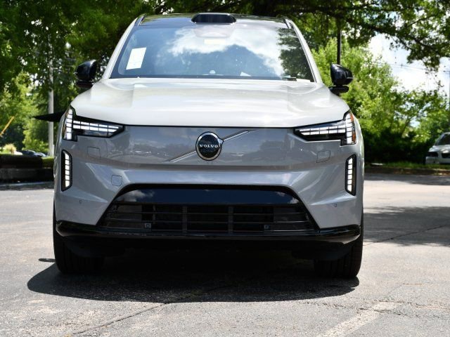 New 2025 Volvo EX90 Ultra image 2