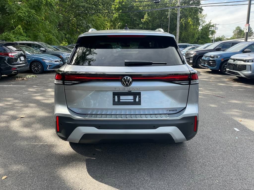 New 2025 Volkswagen Tiguan SE image 5