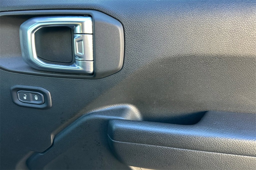 Used 2021 Jeep Wrangler Sport S image 18