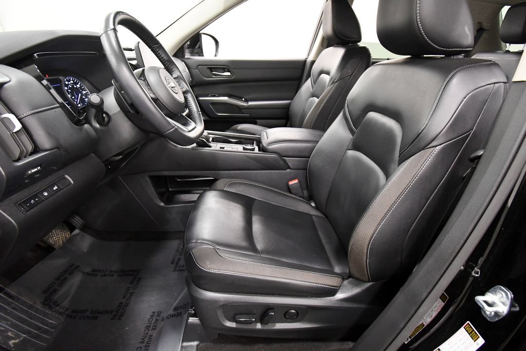 Used 2024 Nissan Pathfinder SL AWD/4WD image 15