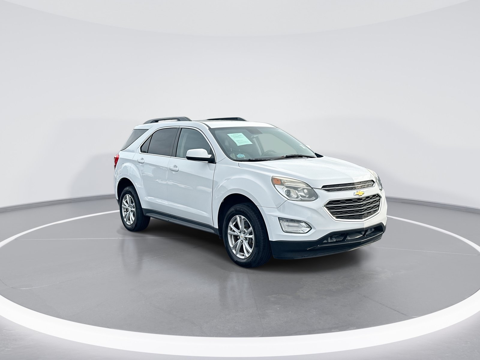Used 2017 Chevrolet Equinox LT w/ Convenience Package FWD image 2