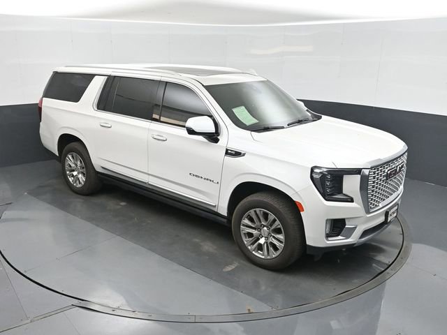 Used 2022 GMC Yukon XL Denali AWD/4WD image 29