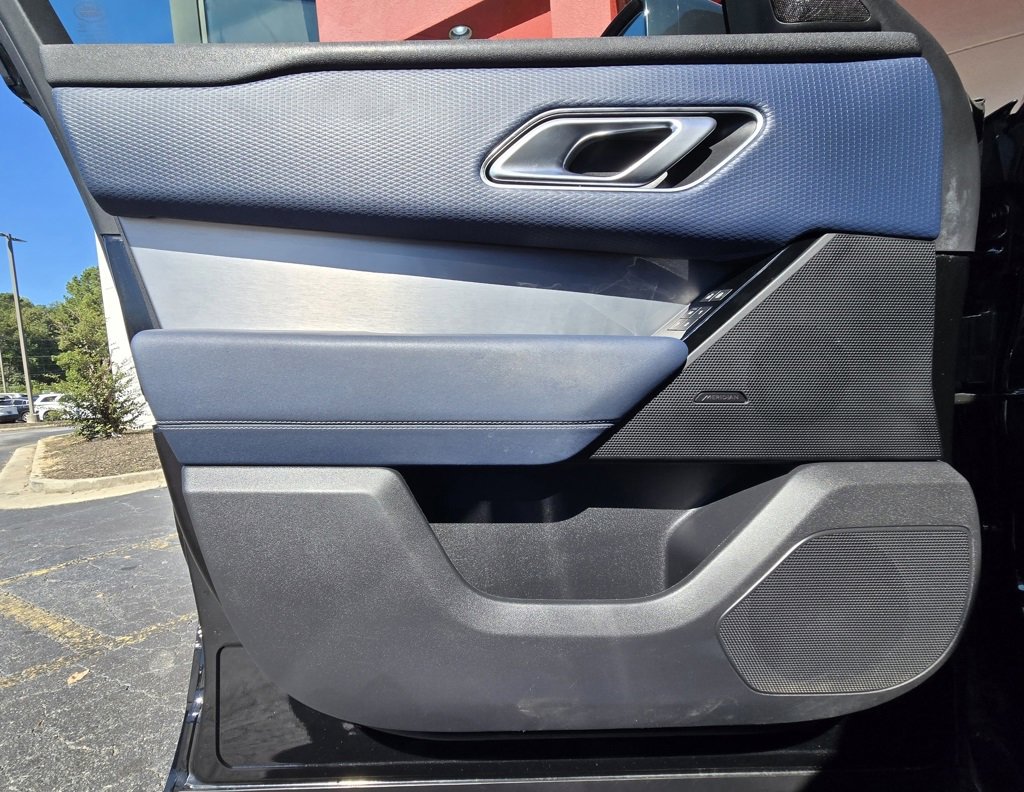 Used 2022 Land Rover Range Rover Velar R-Dynamic S image 13