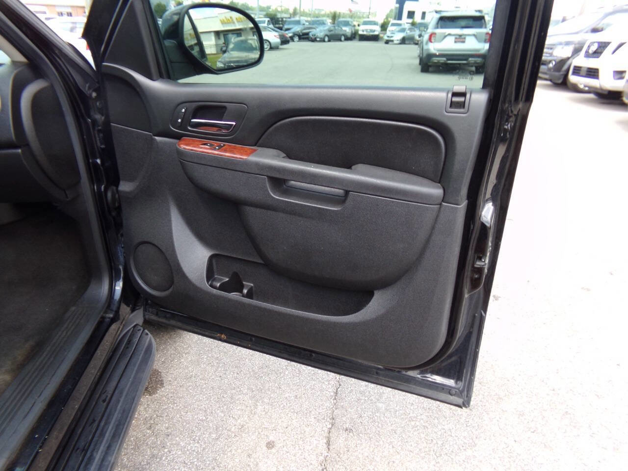 Used 2014 GMC Yukon XL SLT image 36