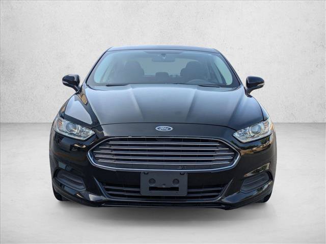 Used 2016 Ford Fusion SE FWD image 2