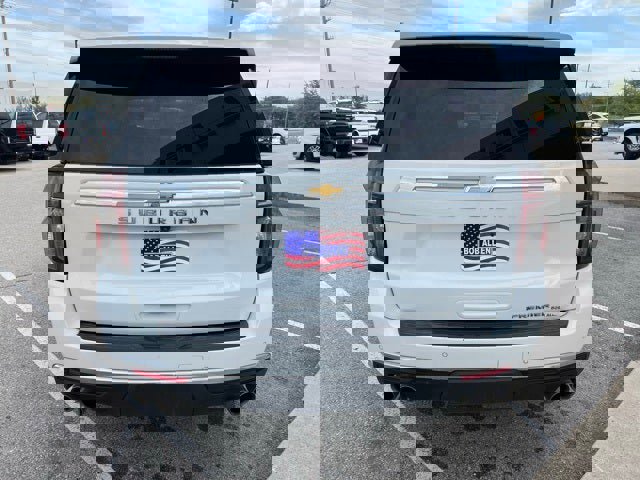 Used 2023 Chevrolet Suburban Premier image 4
