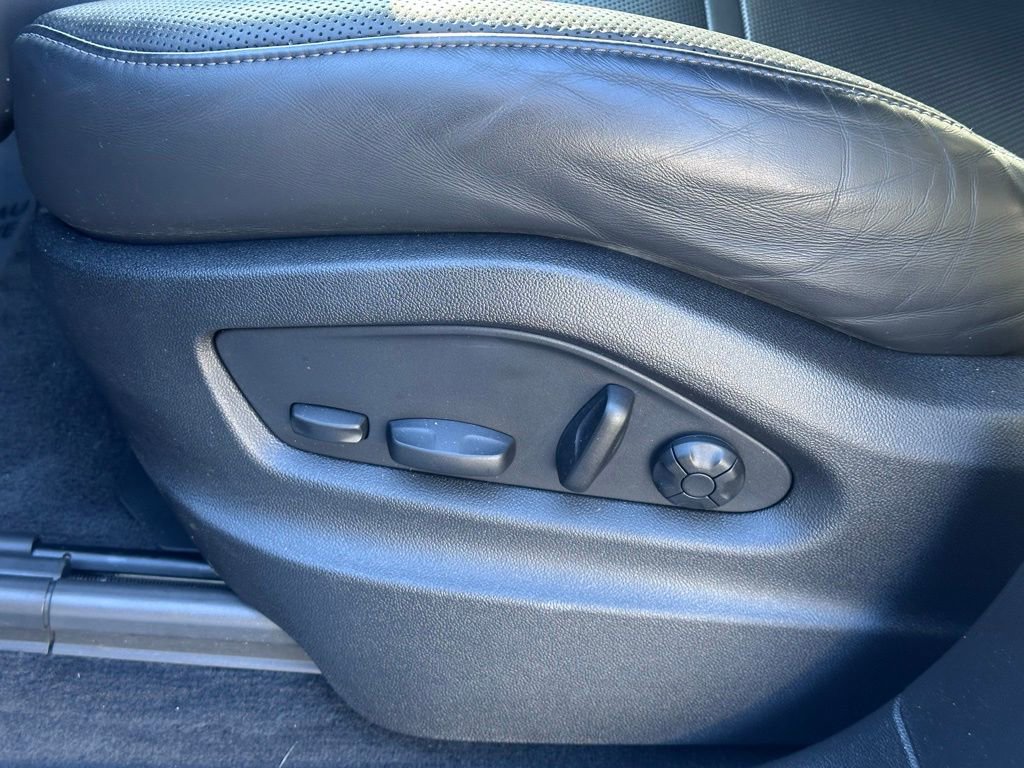 Used 2022 Porsche Cayenne Platinum Edition image 16