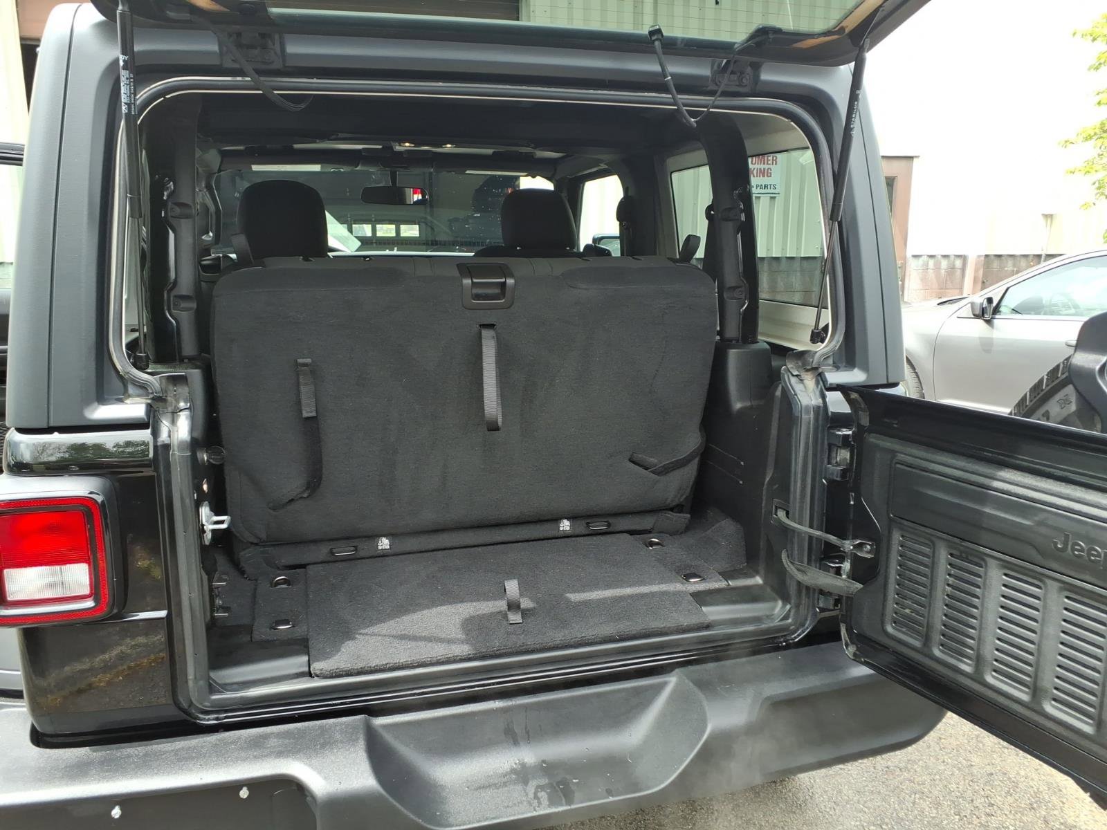 Used 2021 Jeep Wrangler Sport AWD/4WD image 8