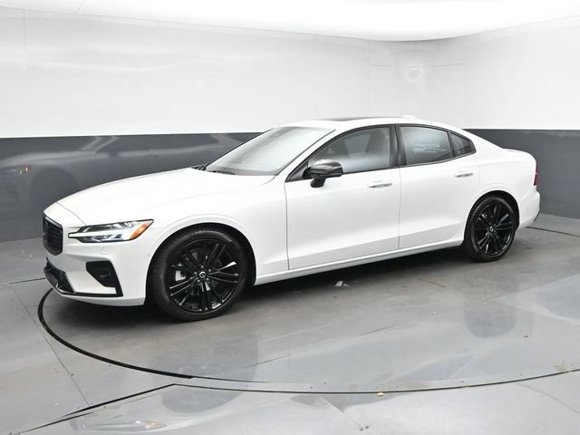 Used 2024 Volvo S60 B5 Plus w/ Climate Package FWD image 4