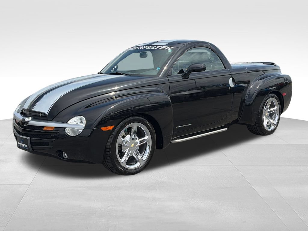 Used 2005 Chevrolet SSR w/ Preferred Equipment Group RWD image 2