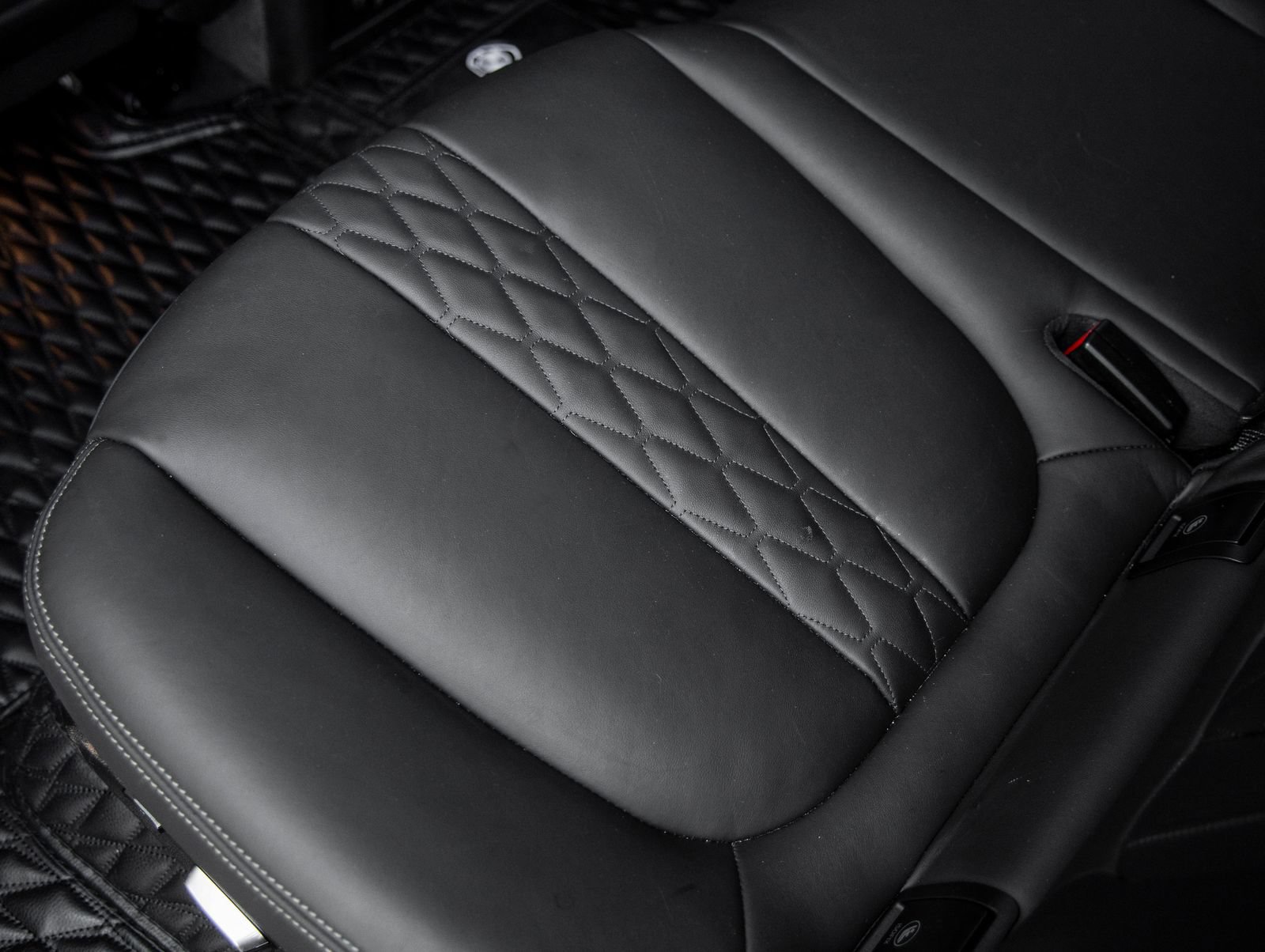 Used 2024 BMW X7 M60i AWD/4WD image 33
