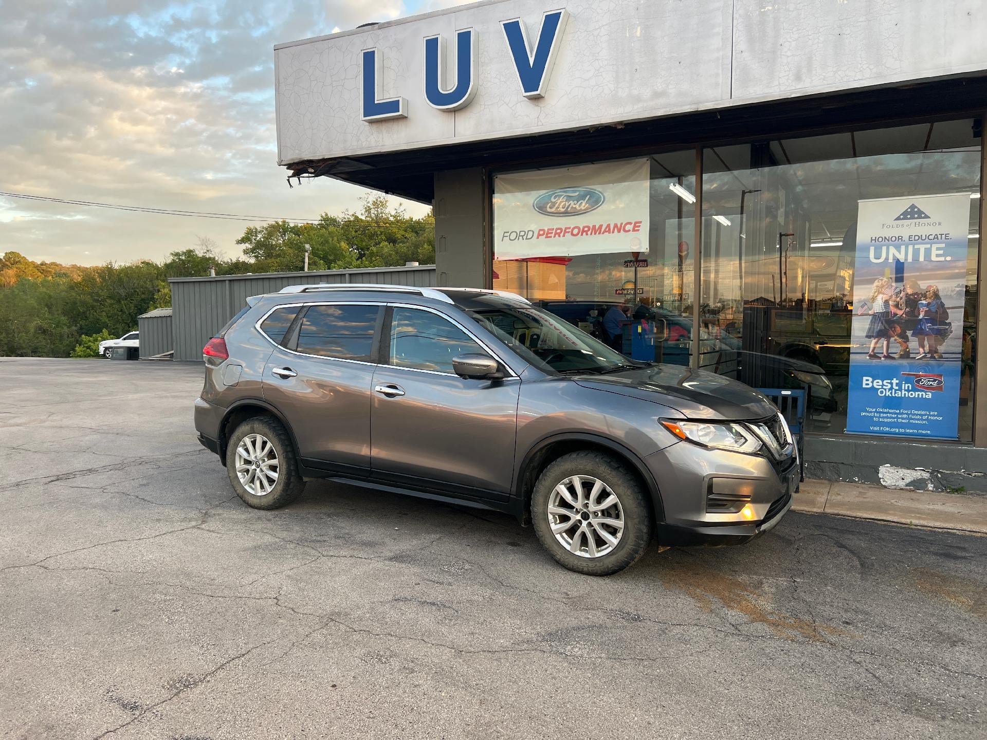 Used 2018 Nissan Rogue SV w/ Premium Package