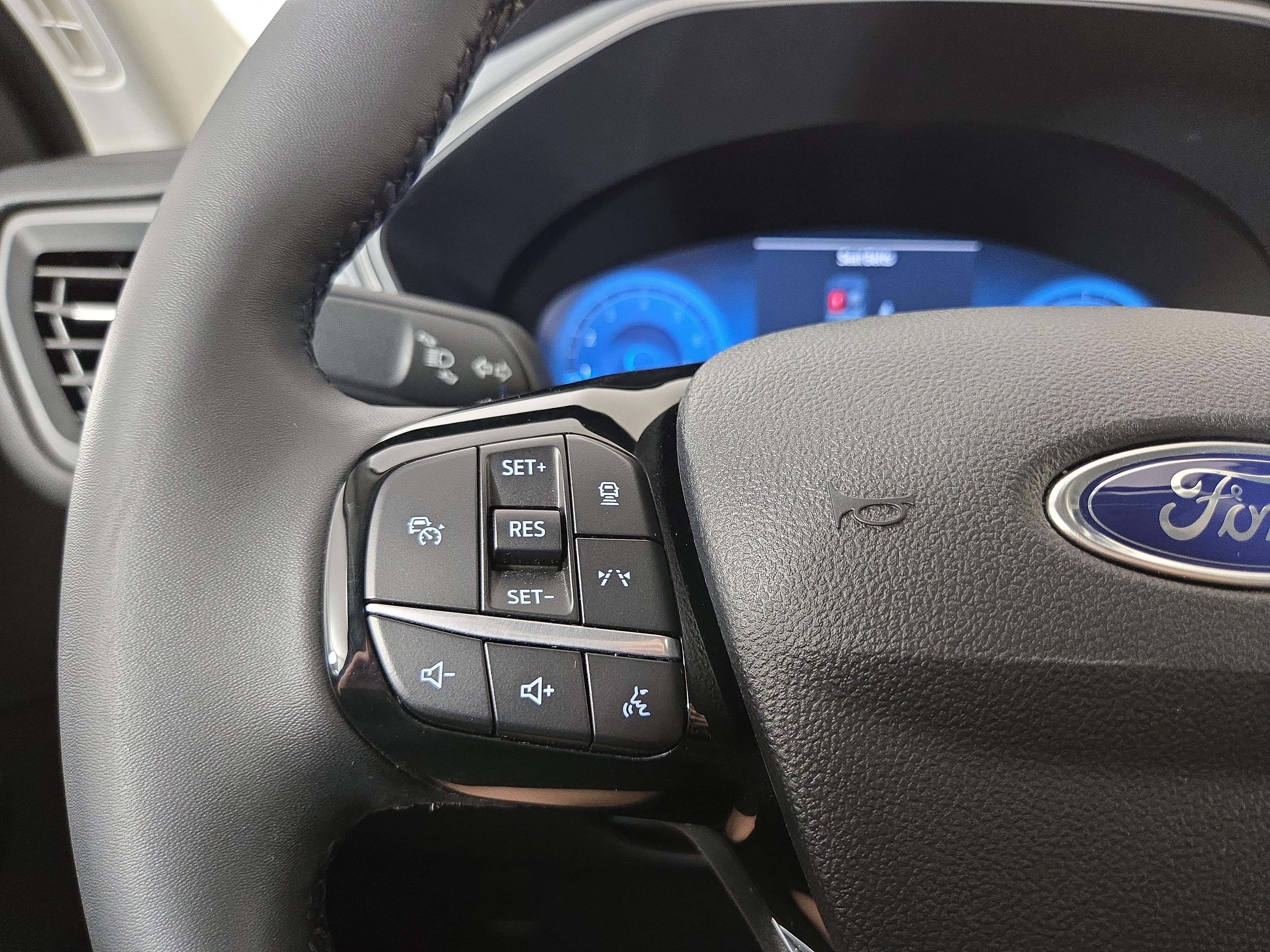Used 2023 Ford Escape Active w/ Tech Pack #2 FWD image 15