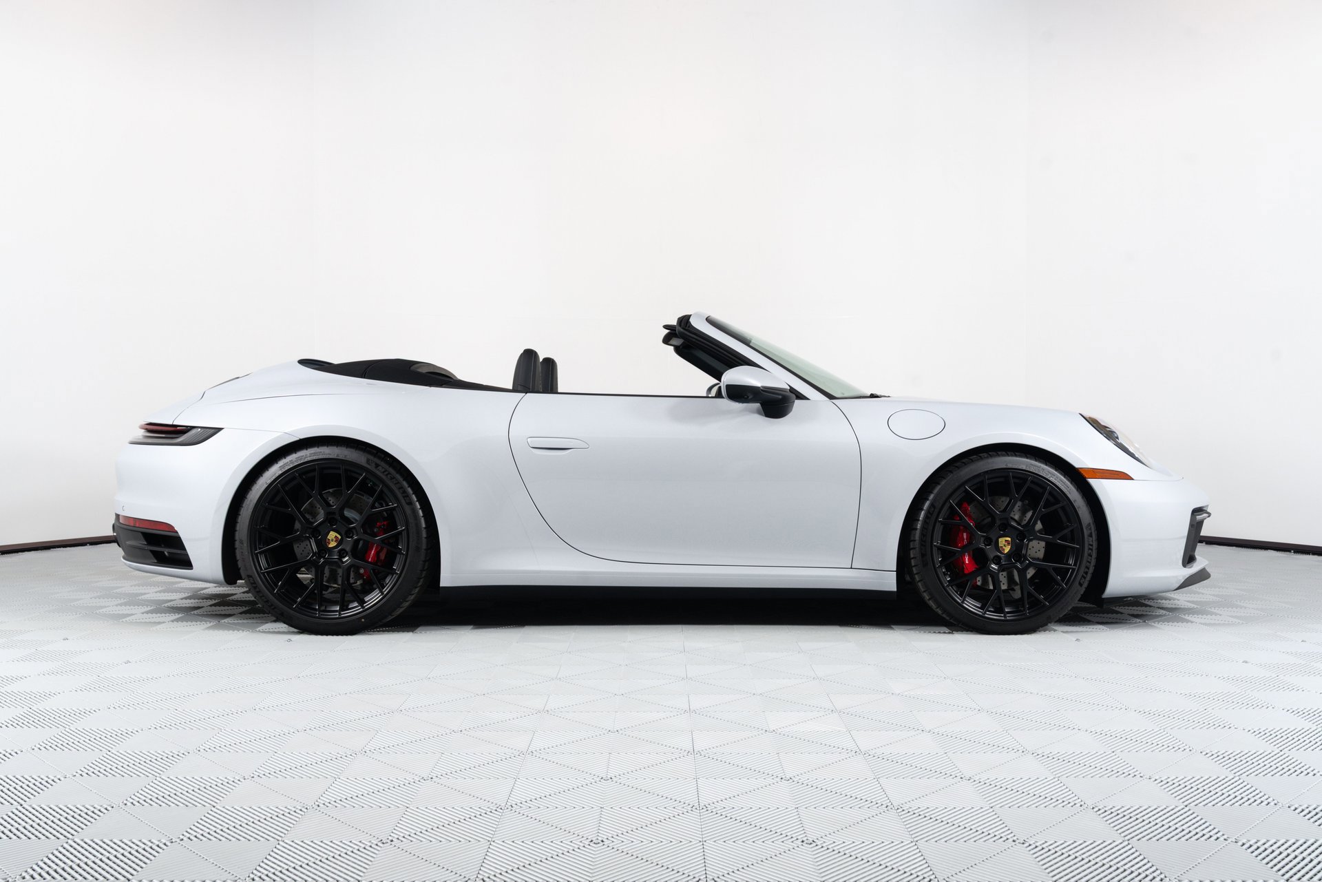 Used 2024 Porsche 911 Carrera 4S image 8
