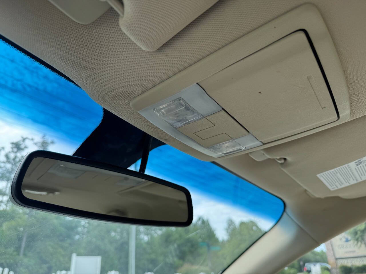 Used 2013 Ford Taurus Limited FWD image 25