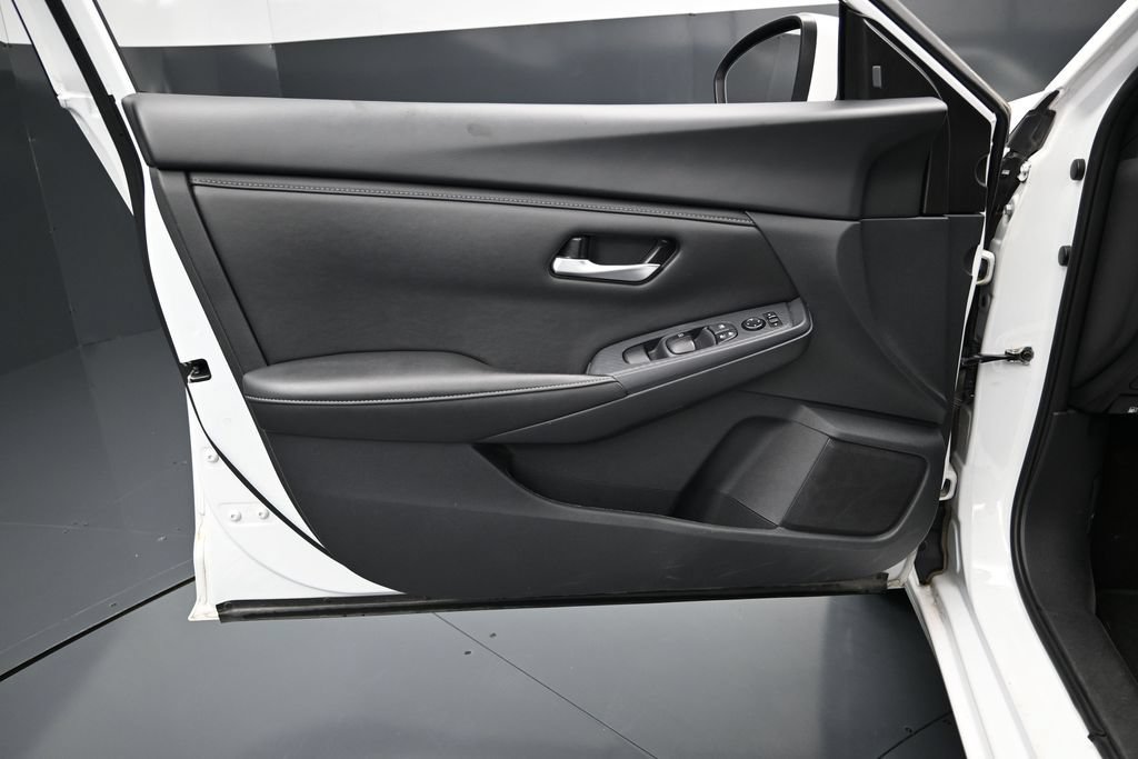 Used 2024 Nissan Sentra SV FWD image 17