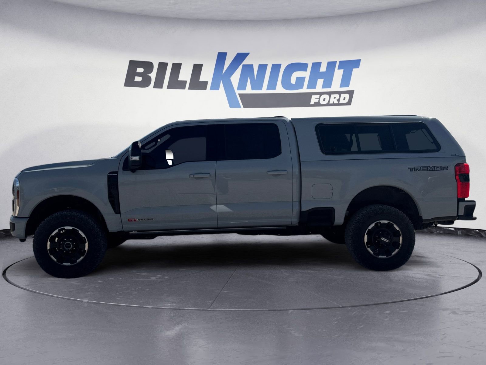 Used 2025 Ford F250 Platinum w/ Tremor Off-Road Package image 2