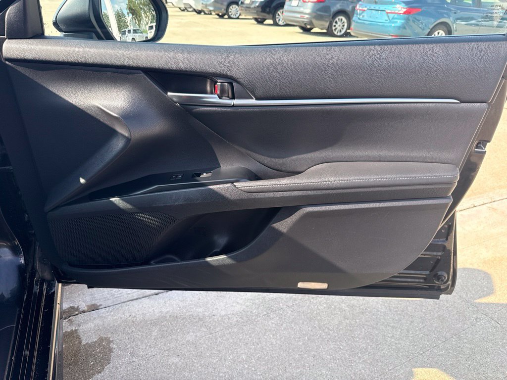 Used 2019 Toyota Camry XSE FWD image 21