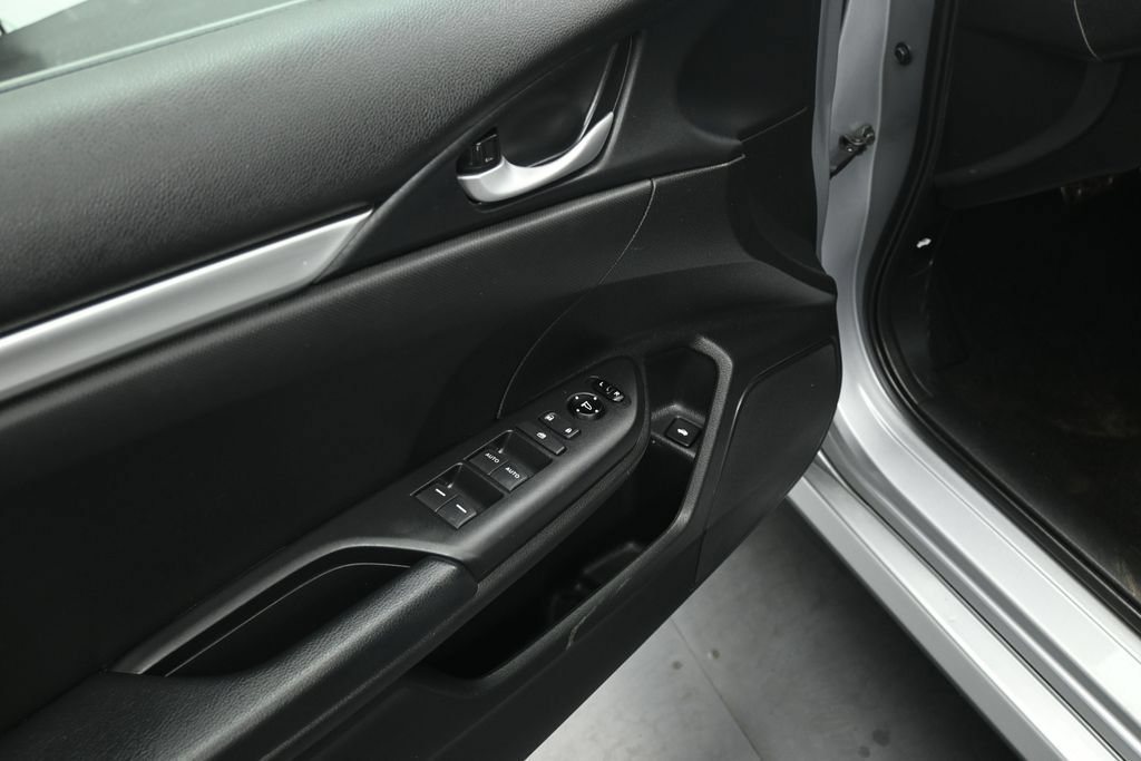 Used 2019 Honda Civic Sport image 7