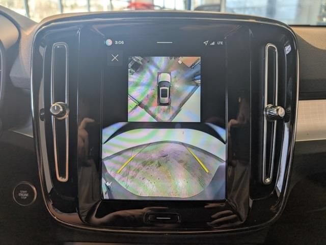 New 2026 Volvo XC40 B5 Ultra w/ Protection Package Premier AWD/4WD image 17