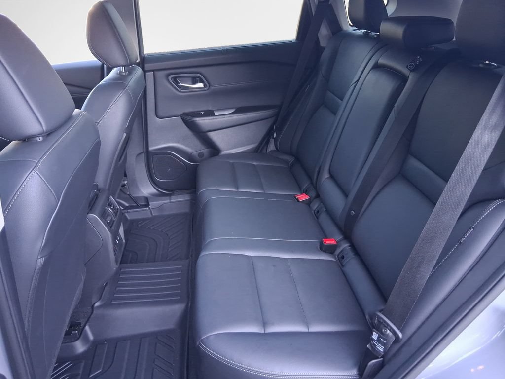 Used 2025 Nissan Rogue SL w/ SL Premium Package FWD image 24