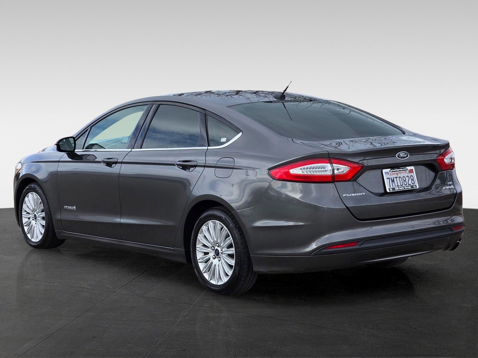Used 2016 Ford Fusion SE image 6