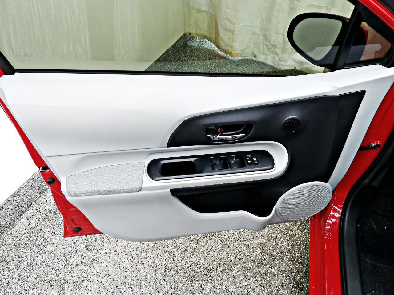 Used 2014 Toyota Prius C Two image 7