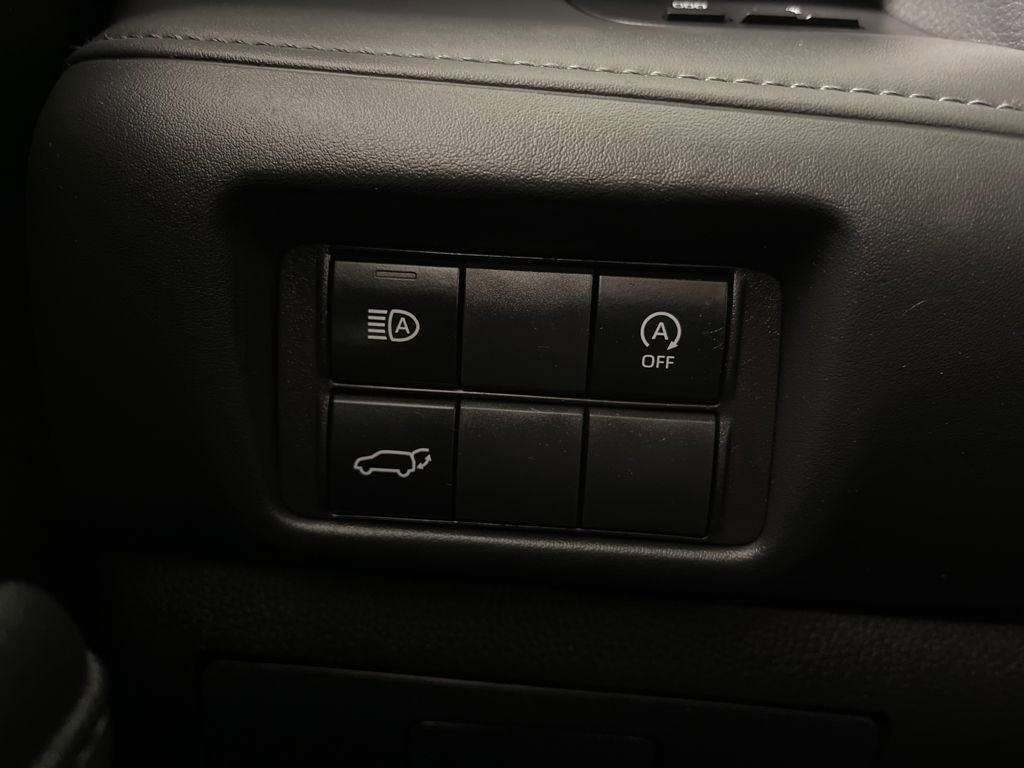 Certified 2024 Toyota Highlander XLE image 28