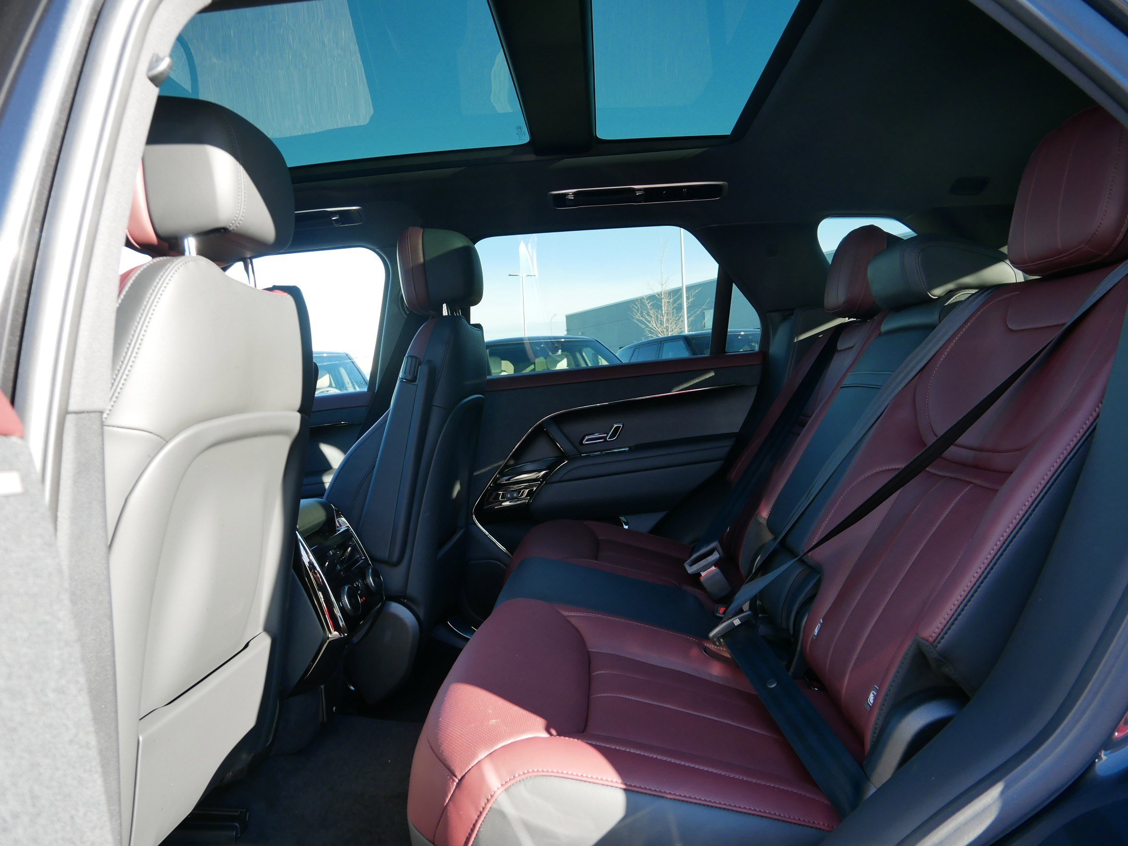 New 2026 Land Rover Range Rover Sport Dynamic SE AWD/4WD image 5