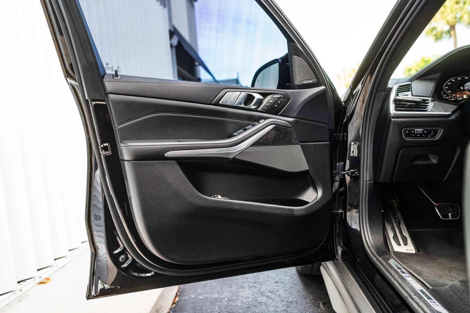 Used 2022 BMW X7 M50i w/ Dynamic Handling Package AWD/4WD image 14