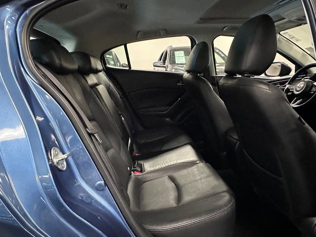Used 2018 MAZDA MAZDA3 Grand Touring w/ Premium Equipment Package image 30