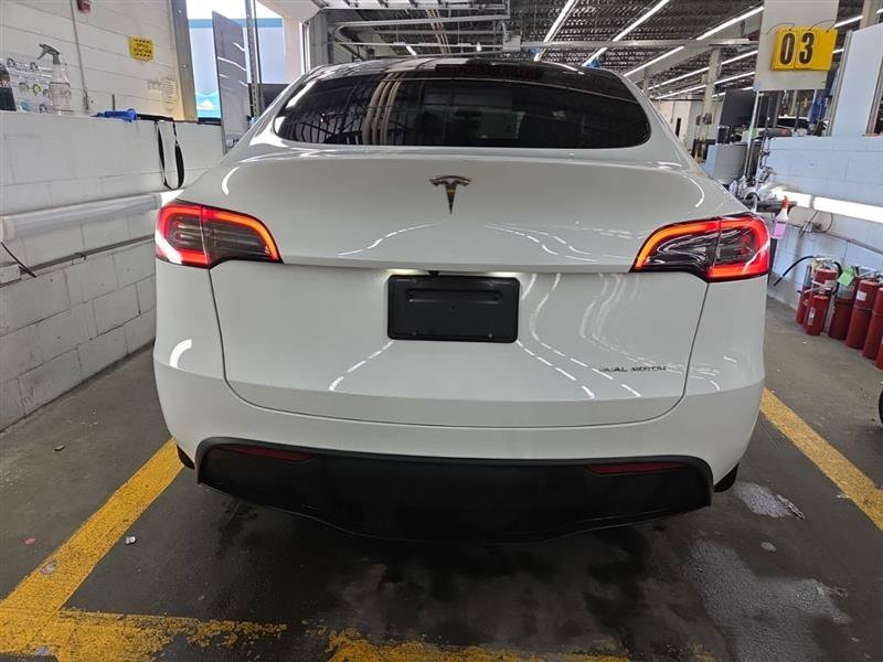 Used 2023 Tesla Model Y Long Range AWD/4WD image 3