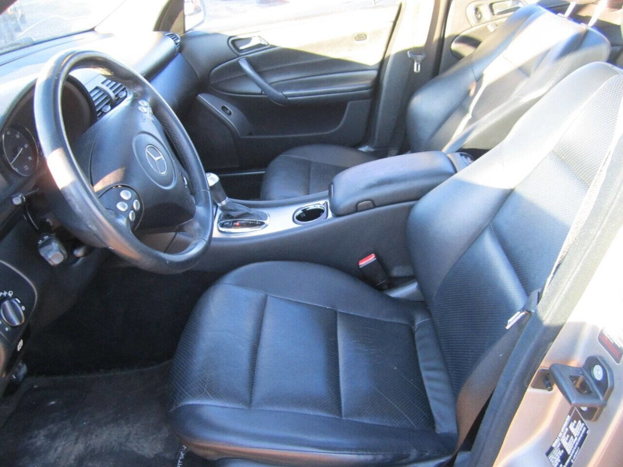 Used 2005 Mercedes-Benz C 230 Sedan image 7