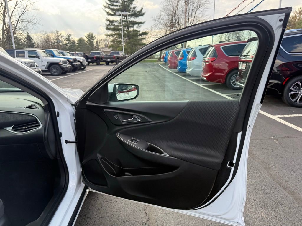 Used 2023 Chevrolet Malibu LT image 47