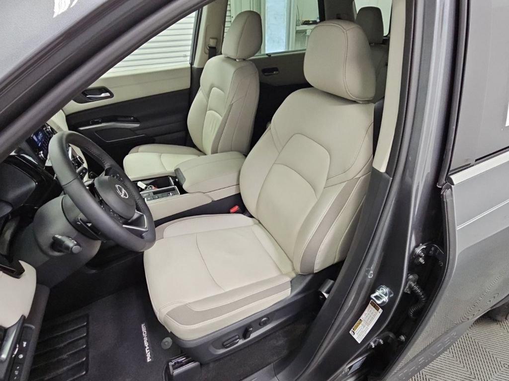 Used 2025 Nissan Pathfinder SL FWD image 27