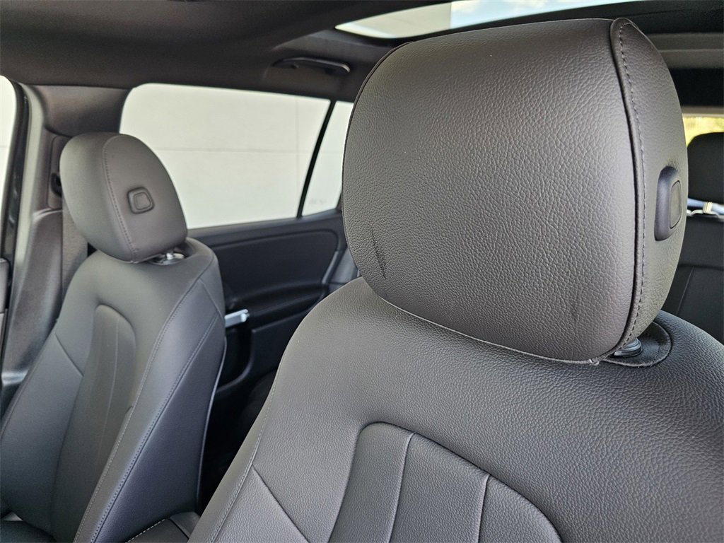 Used 2025 Mercedes-Benz GLB 250 image 17